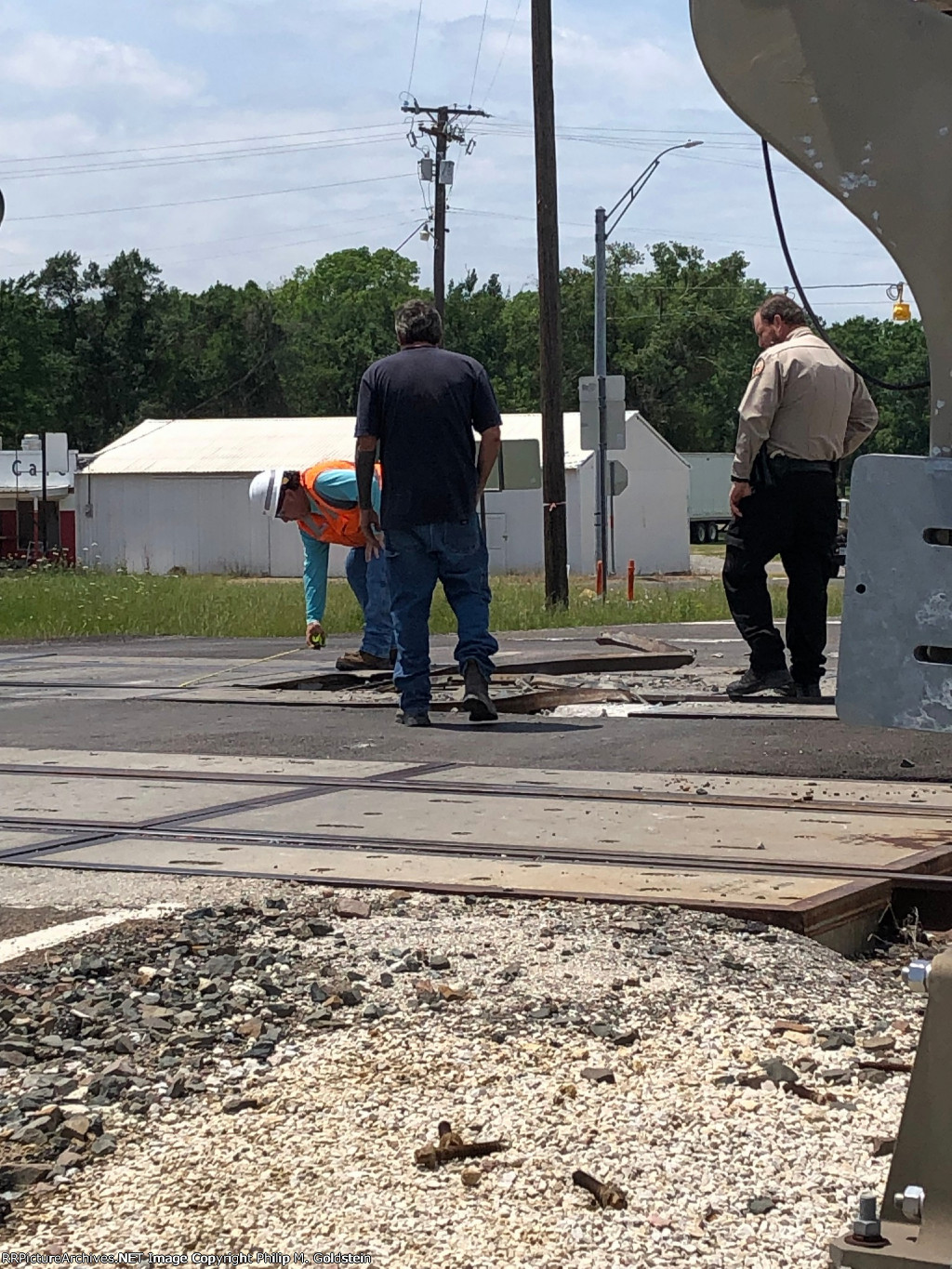 Track Supervisor on scene: "Yeah, this ain't good."